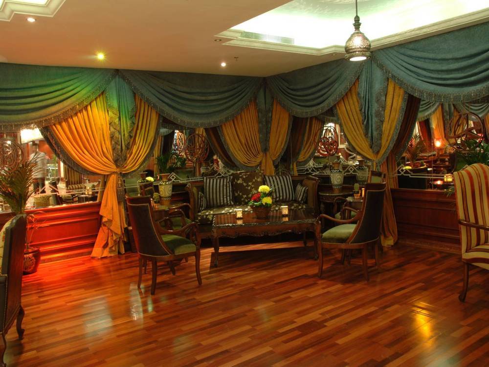 Hotel Al Shohada By Palm Rich Makkah Mekka Zewnętrze zdjęcie The interior of the restaurant