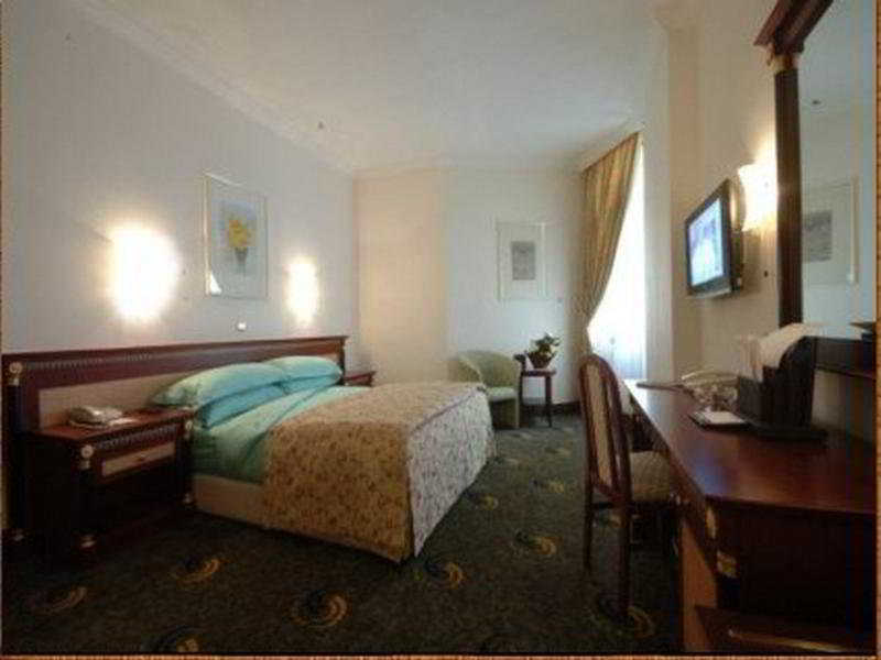 Hotel Al Shohada By Palm Rich Makkah Mekka Zewnętrze zdjęcie A room at the hotel