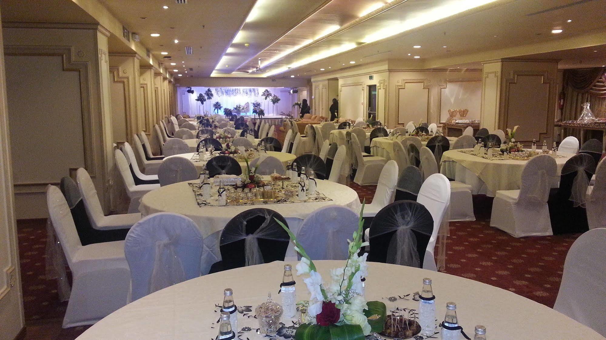 Hotel Al Shohada By Palm Rich Makkah Mekka Zewnętrze zdjęcie The ballroom of the hotel